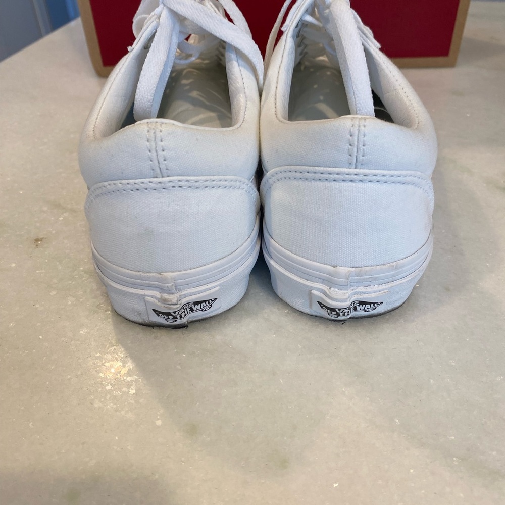 VANS - Picture 3 of 6